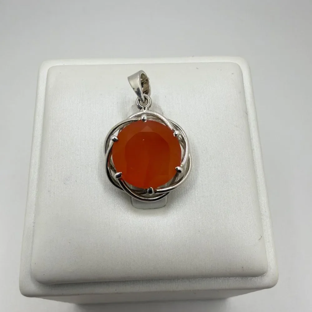 NWOT 12mm, round cut,‎ faceted Carnelian pendant in sterling silver!
